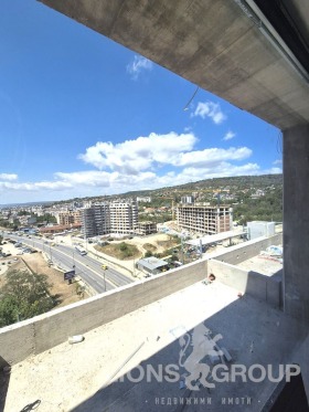 2 quartos Vazrajdane 1, Varna 2