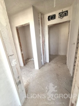 2 quartos Vazrajdane 1, Varna 11