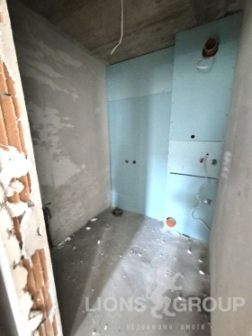 2 quartos Vazrajdane 1, Varna 13