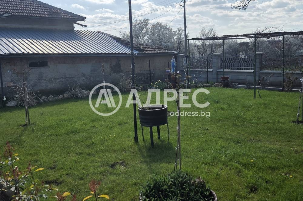 Продава КЪЩА, с. Гурково, област Добрич, снимка 14 - Къщи - 54260600