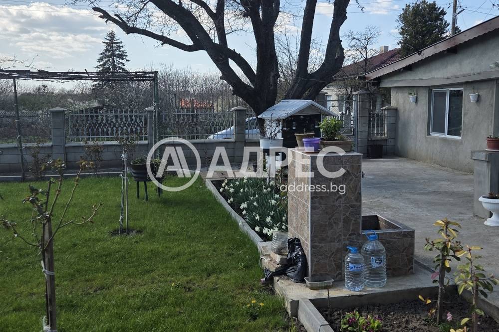 Продава КЪЩА, с. Гурково, област Добрич, снимка 10 - Къщи - 54260600