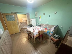 3 Schlafzimmer Zentar, Targowishte 4