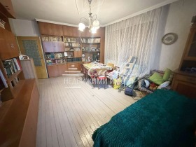 3 Schlafzimmer Zentar, Targowishte 10