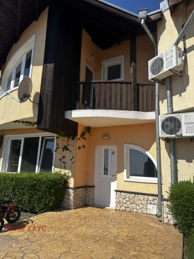 Hus Rogatjevo, region Dobrich 2