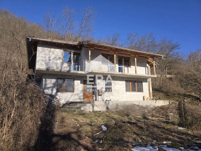 Продава КЪЩА, гр. Елена, област Велико Търново