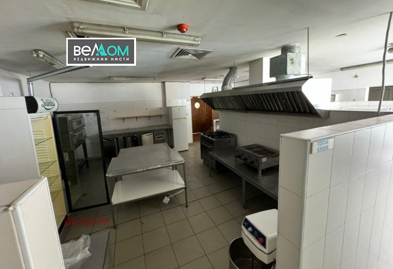Продава  Заведение град Варна , Възраждане 1 , 330 кв.м | 63863615