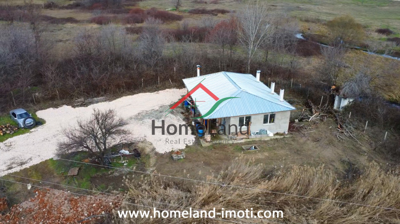 Продава ПРОМ. ПОМЕЩЕНИЕ, с. Звъничево, област Пазарджик, снимка 2 - Производствени сгради - 53520038