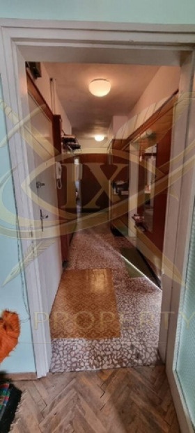 Продава МНОГОСТАЕН, гр. Бургас, Славейков, снимка 3 - Апартаменти - 56077002