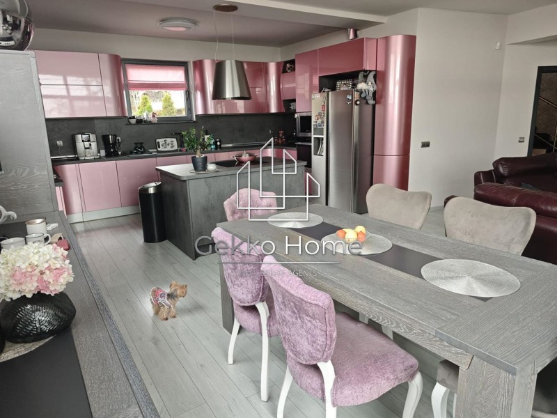 Продава КЪЩА, гр. Варна, к.к. Св.Св. Константин и Елена, снимка 2 - Къщи - 52686146