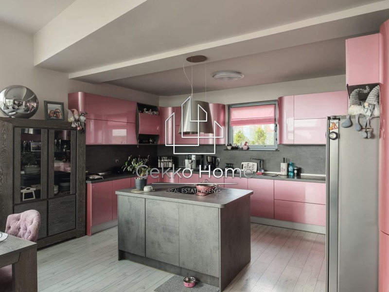 Продава КЪЩА, гр. Варна, к.к. Св.Св. Константин и Елена, снимка 4 - Къщи - 52686146