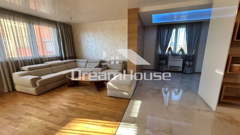 Продава 4-СТАЕН, гр. Пловдив, Център, снимка 3 - Апартаменти - 52537799