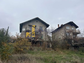 Hus Bozhurishte, region Sofia 1