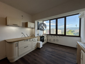 1 quarto Kiutchuk Parij, Plovdiv 1