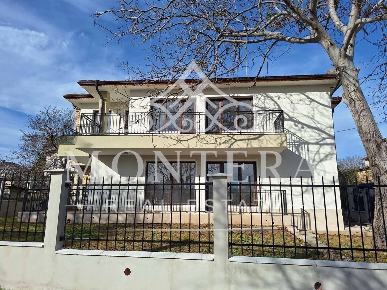 Продава КЪЩА, гр. Варна, м-т Горна Трака