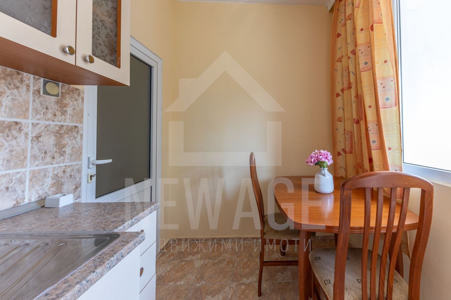 Продава 3-СТАЕН, гр. Варна, Базар Левски, снимка 2 - Апартаменти - 55059830