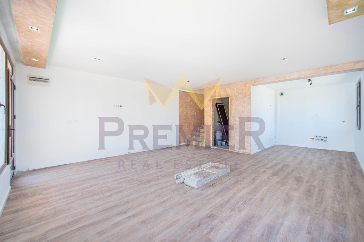 Продава КЪЩА, гр. Варна, м-т Перчемлията, снимка 2 - Къщи - 50459230