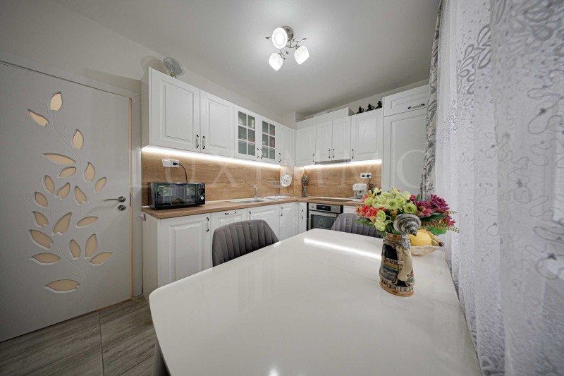 Продава 3-СТАЕН, гр. София, Света Троица, снимка 6 - Апартаменти - 52661113