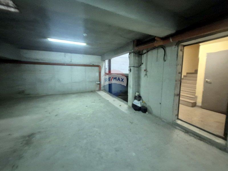 Продава ГАРАЖ, ПАРКОМЯСТО, гр. Варна, Зимно кино Тракия, снимка 4 - Гаражи и паркоместа - 52832846