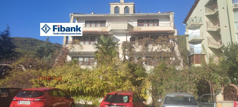 Продава КЪЩА в област Бургас, гр. Свети Влас - 840 кв.м / 385 000 € » 752 994.55 лв., ПИБ АД