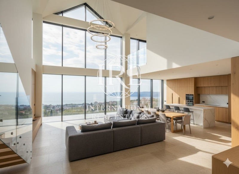 Eladó  Bérlakás Varna , Briz , 175 négyzetméter | 99584225