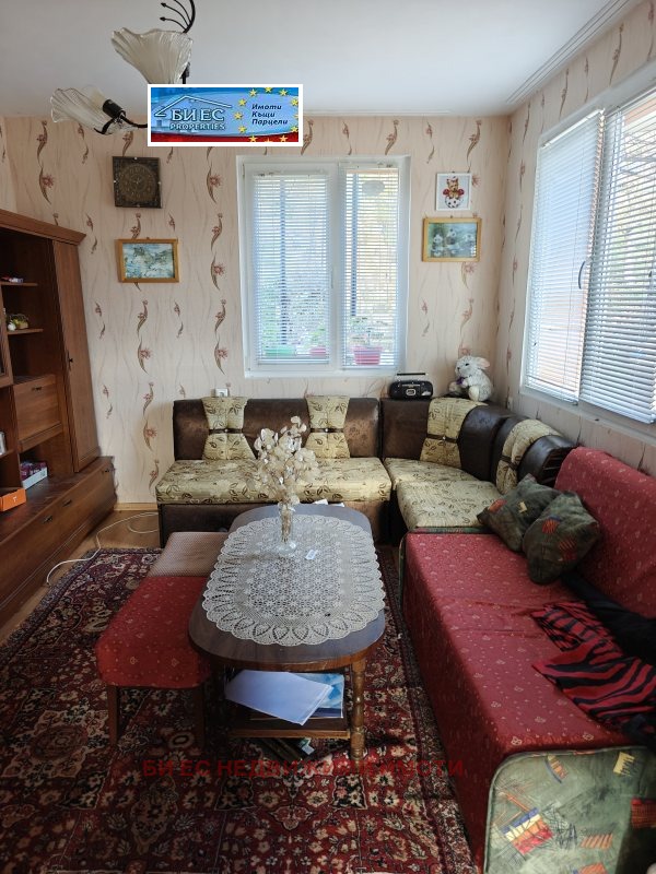 Продава КЪЩА, с. Борнарево, област Перник, снимка 6 - Къщи - 52523279
