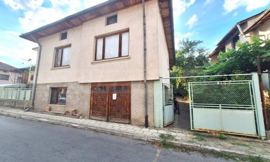 Продава КЪЩА, с. Елешница, област Благоевград