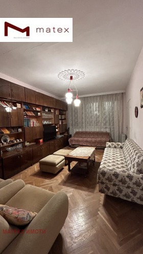 2 Schlafzimmer Tschajka, Warna 11