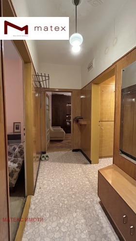 2 Schlafzimmer Tschajka, Warna 4