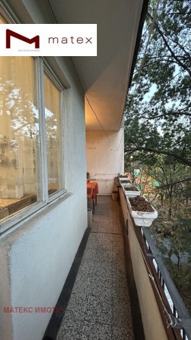 2 Schlafzimmer Tschajka, Warna 8