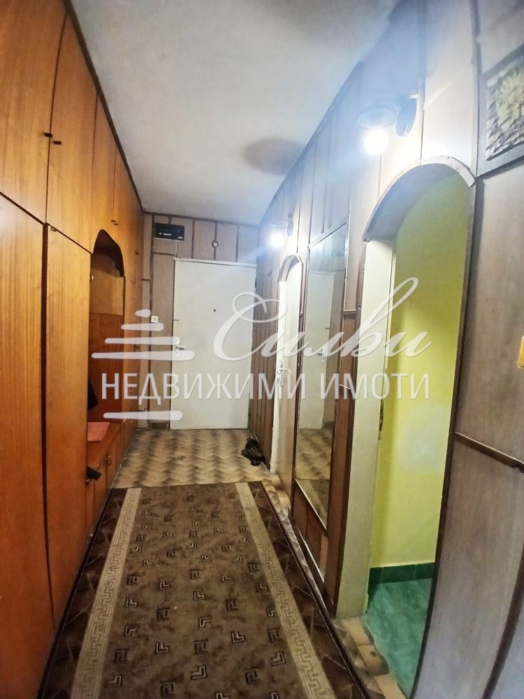 Продава МНОГОСТАЕН, гр. Шумен, Център, снимка 12 - Апартаменти - 52602204