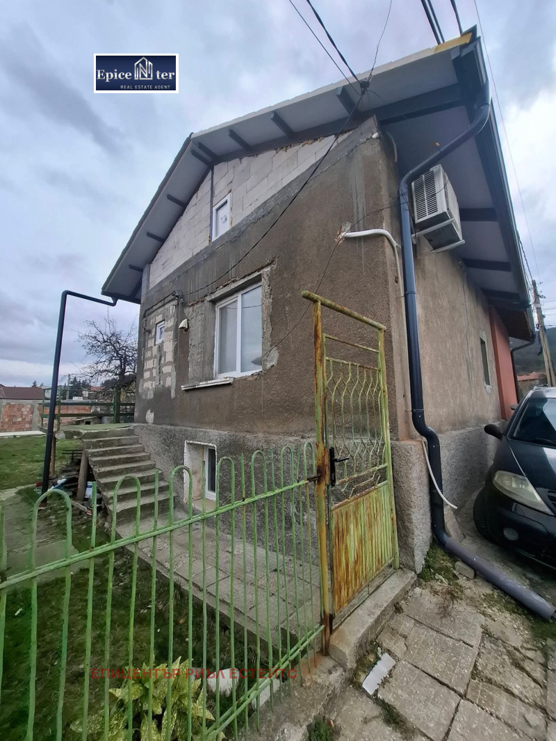 Продава КЪЩА в град Перник, Калкас - 60 кв.м / 129 000 € » 252 302.07 лв., ЕПИЦЕНТЪР РИЪЛ ЕСТЕЙТС