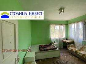 Haus Dwe mogili, region Russe 9