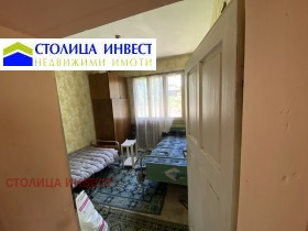 Haus Dwe mogili, region Russe 4