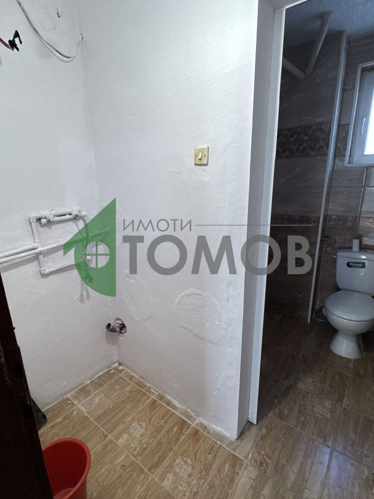 Продава ЕТАЖ ОТ КЪЩА, гр. Шумен, 2-ри корпус, снимка 8 - Етаж от къща - 52245543