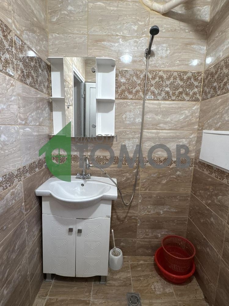 Продава ЕТАЖ ОТ КЪЩА, гр. Шумен, 2-ри корпус, снимка 6 - Етаж от къща - 52245543