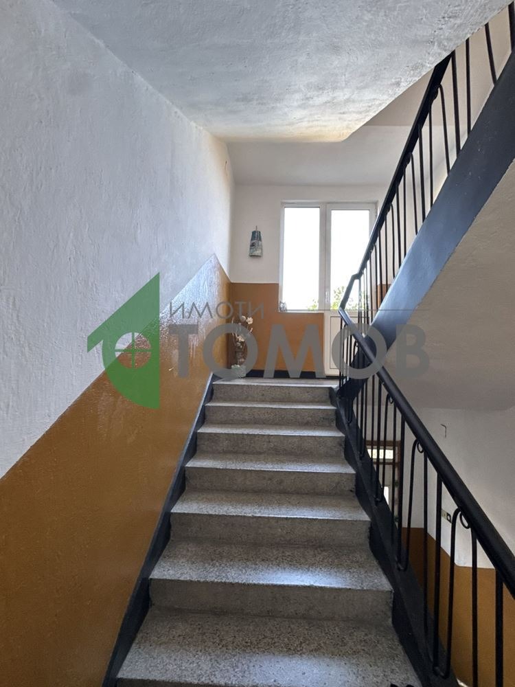 Продава ЕТАЖ ОТ КЪЩА, гр. Шумен, 2-ри корпус, снимка 11 - Етаж от къща - 52245543