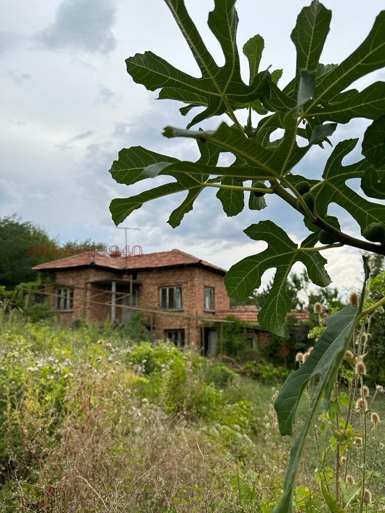 Продава КЪЩА, с. Къкрина, област Ловеч