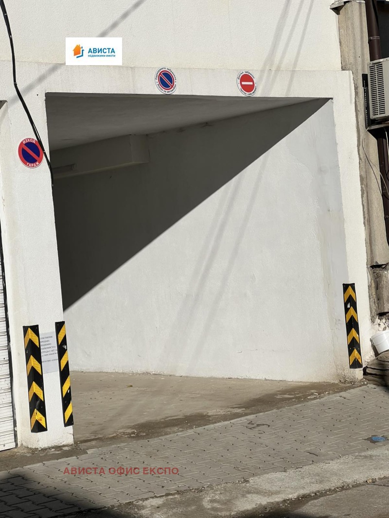 Продава ГАРАЖ, ПАРКОМЯСТО, гр. София, Банишора, снимка 5 - Гаражи и паркоместа - 52533168