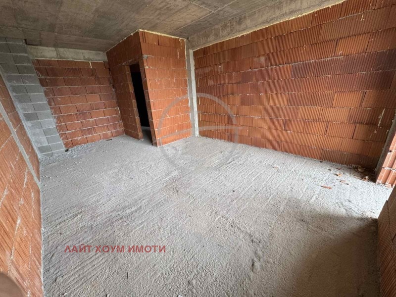 На продаж  1 спальня Пловдив , Въстанически , 65 кв.м | 15026933 - зображення [2]