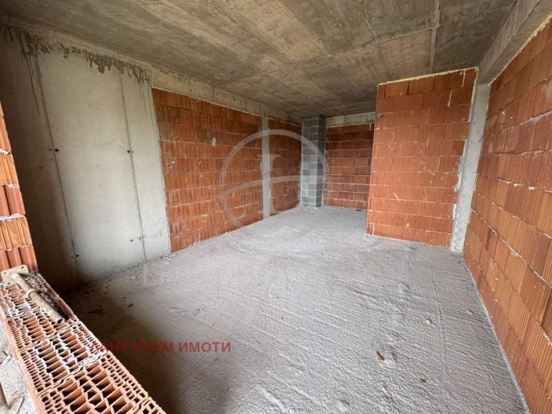 Продава  2-стаен, град Пловдив, Въстанически • 76 500 € • ID 36166811 — holmes.bg - [1] 