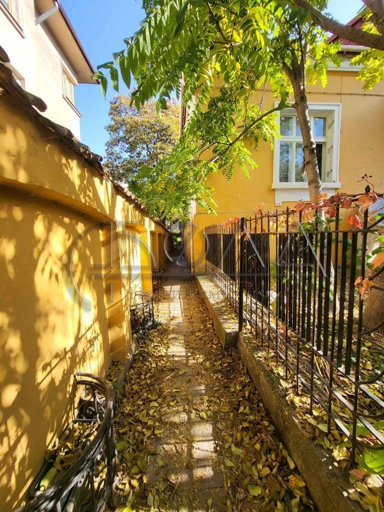 Продава  Многостаен, град София, Център •  320 000 EUR • ID 69150946 — holmes.bg - [1] 