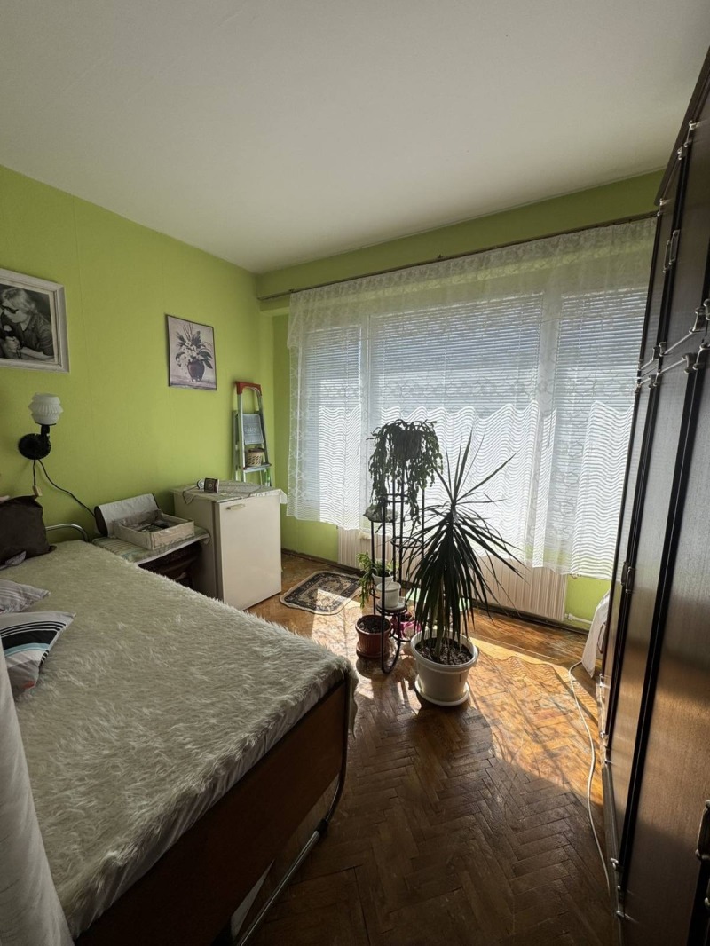 Продава  1-стаен град Перник , Изток , 47 кв.м | 30607863 - изображение [2]