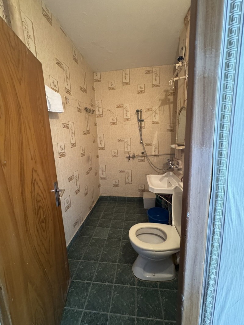 Продава  1-стаен град Перник , Изток , 47 кв.м | 30607863 - изображение [4]