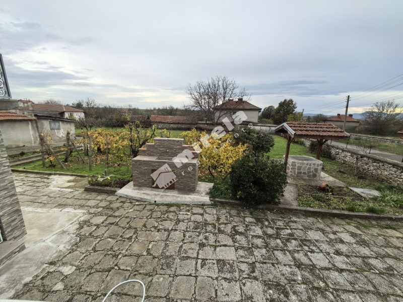 Продава ВИЛА, с. Генерал Инзово, област Ямбол, снимка 15 - Вили - 52468077