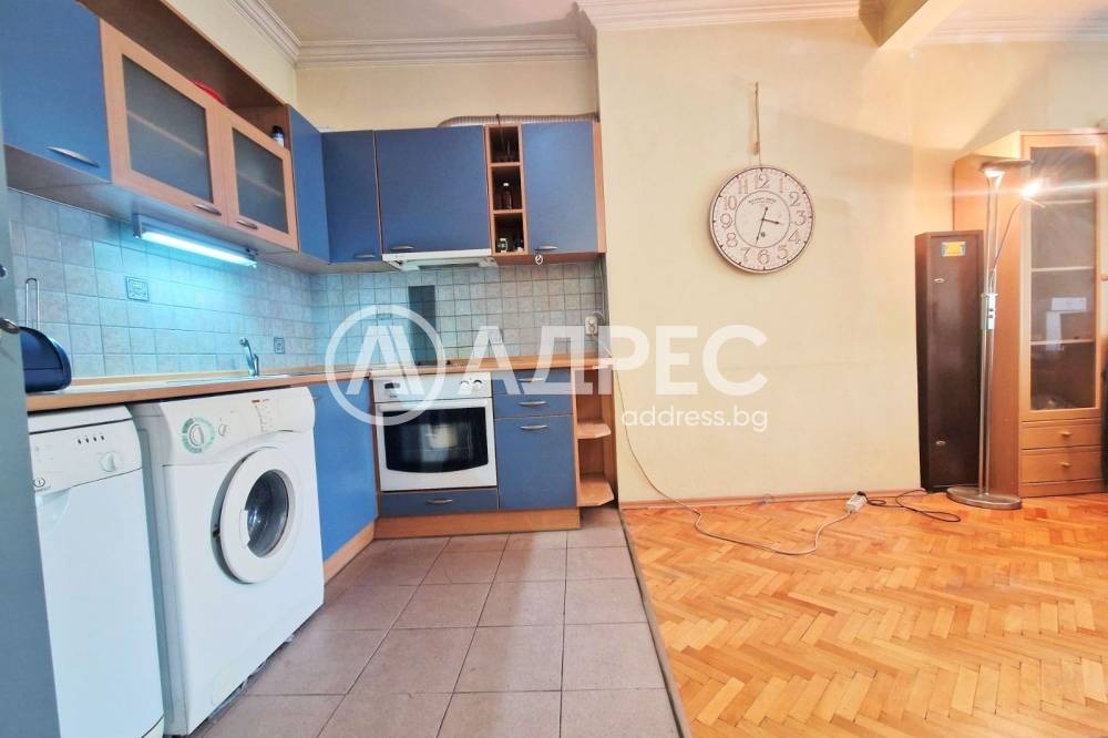 Продава 2-СТАЕН, гр. София, Център, снимка 2 - Апартаменти - 56516003