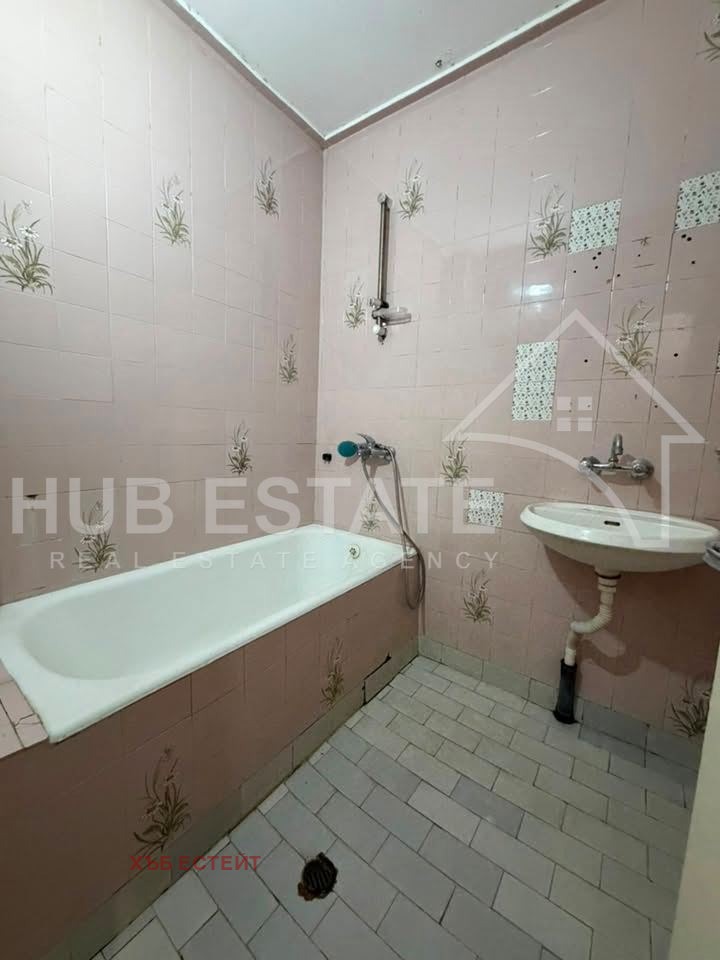 Продава 3-СТАЕН, гр. Добрич, Център, снимка 12 - Апартаменти - 53746003
