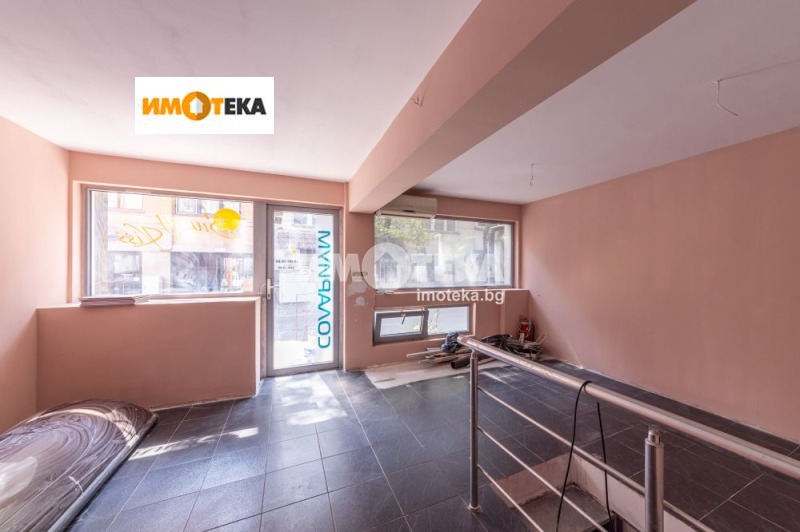 En venta  Oficina Varna , Zimno kino Trakiya , 73 metros cuadrados | 90918853