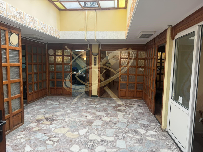 Продава ОФИС в град Бургас, Възраждане - 227 кв.м / 159 000 € » 310 976.97 лв., ЕЛ ЕКС ПРОПЪРТИ