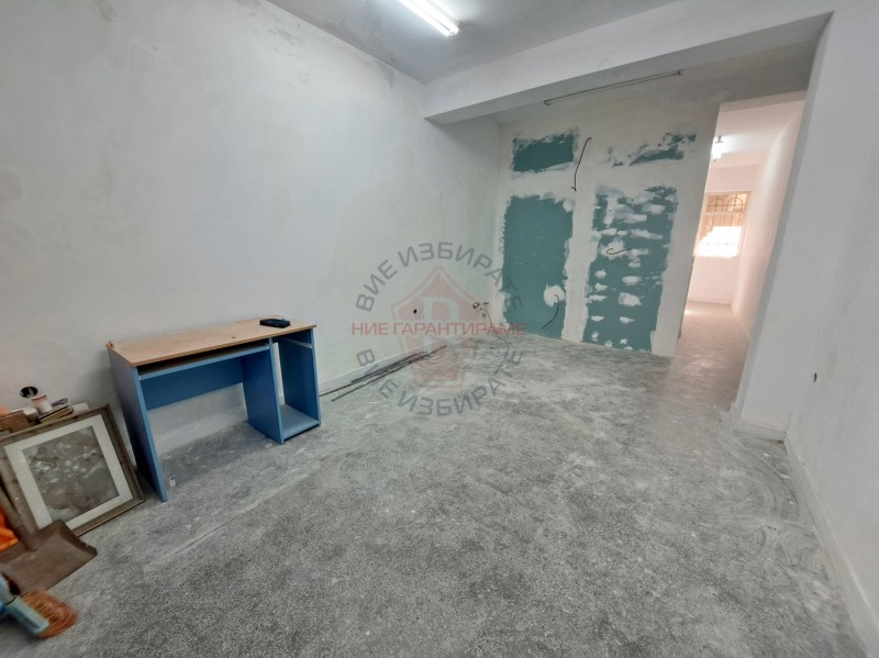 In vendita  Negozio Varna , Kolhozen pazar , 60 mq | 31419007