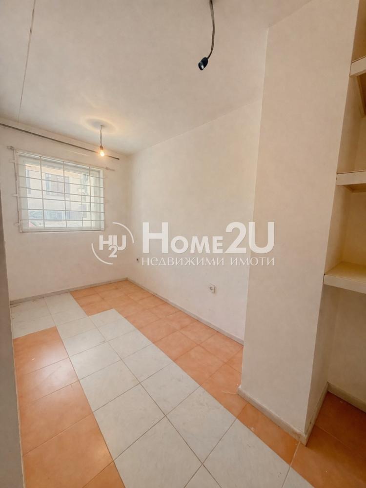 Продава МАГАЗИН, гр. Варна, Център, снимка 2 - Магазини - 54054621